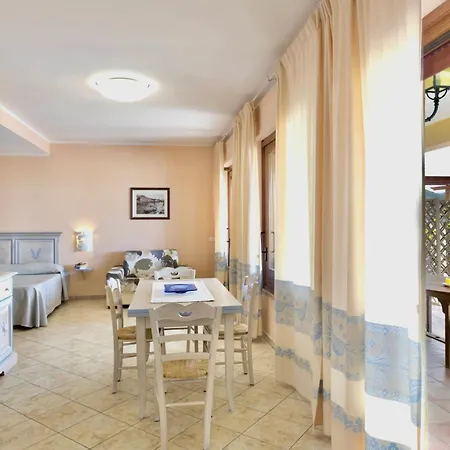 Aparthotel With Private In Just 100 Meters From The Sea Bosa Marina
